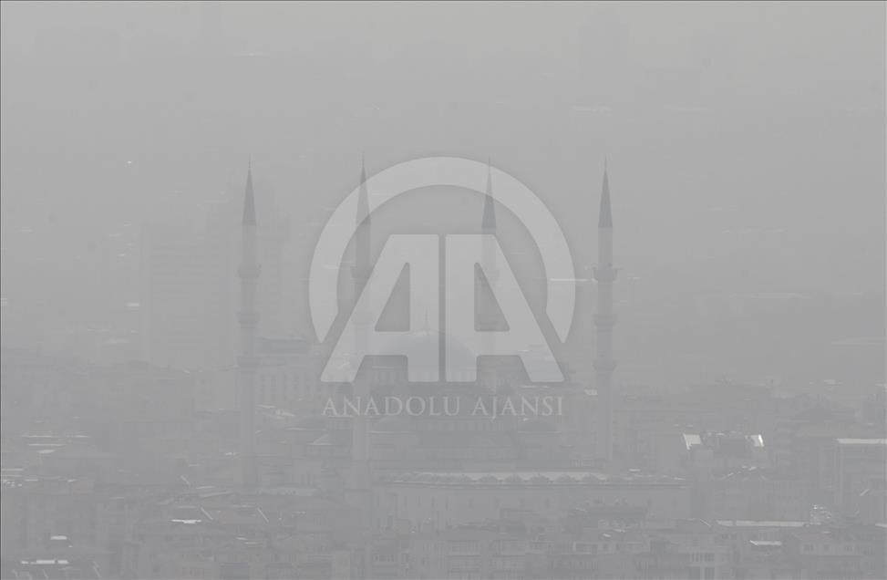 Başkentte gökyüzünü toz bulutu kapladı