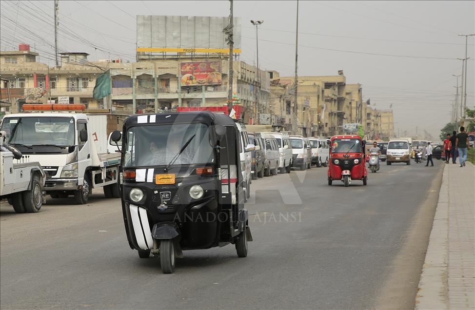 Uzak Doğu'dan Bağdat'a uzanan motor taksi "Tuk Tuk"
