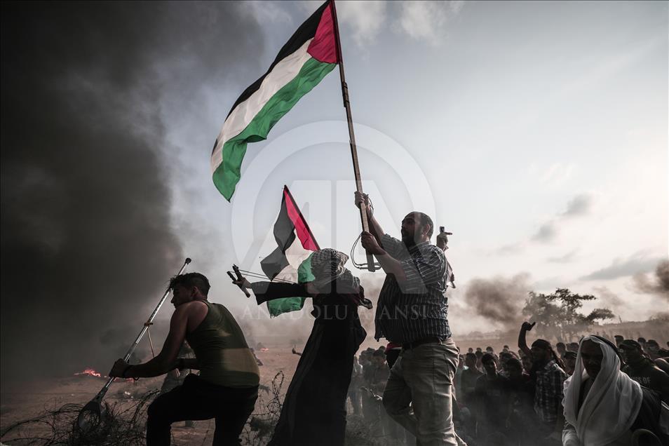إصابة 52 فلسطينيا برصاص الجيش الإسرائيلي قرب حدود غزة

