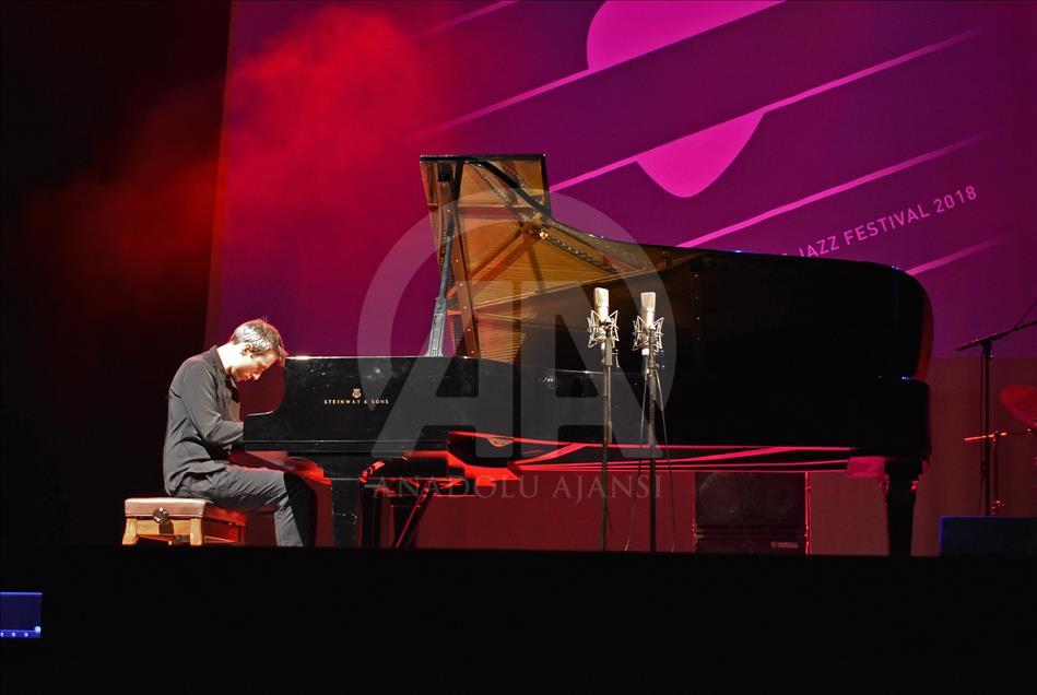 Со настапот на британскиот џез-пијанист Хокинс започна 37. издание на „Скопскиот џез-фестивал“
