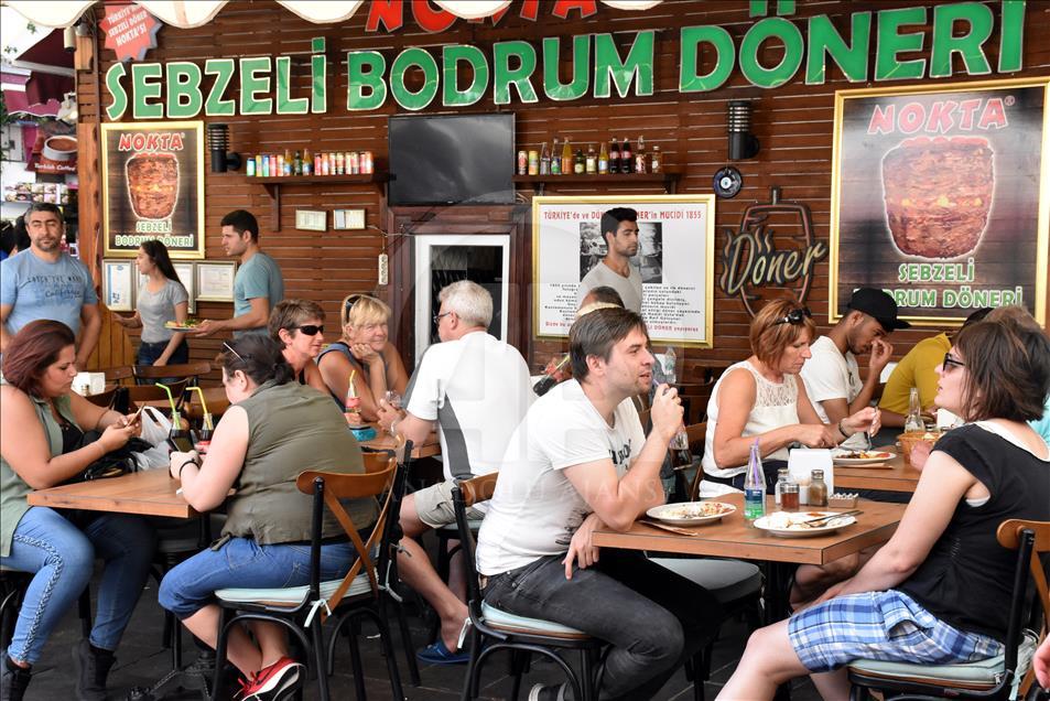 Turistlerin vazgeçemediği lezzet: Sebzeli Bodrum döneri