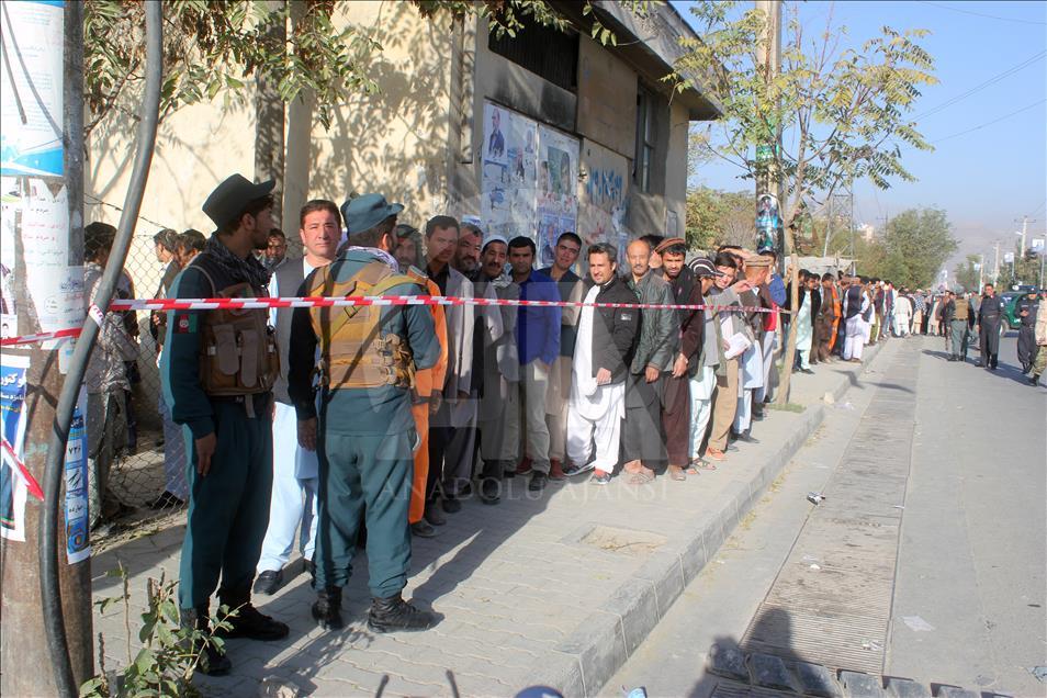 آغاز انتخابات پارلمانی در افغانستان