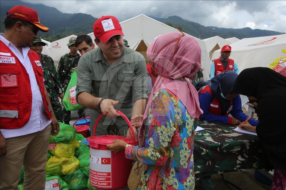 Türk Kızılayından Endonezyalı afetzedelere yardım