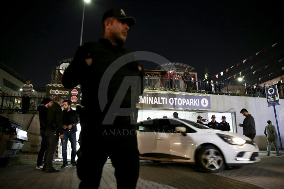 إسطنبول.. محققون أتراك وسعوديون يعاينون سيارة تحمل لوحة دبلوماسية
