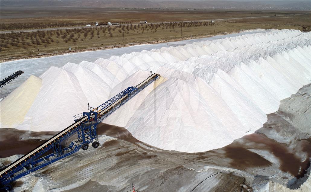 Producción de sal en lago de Turquía 