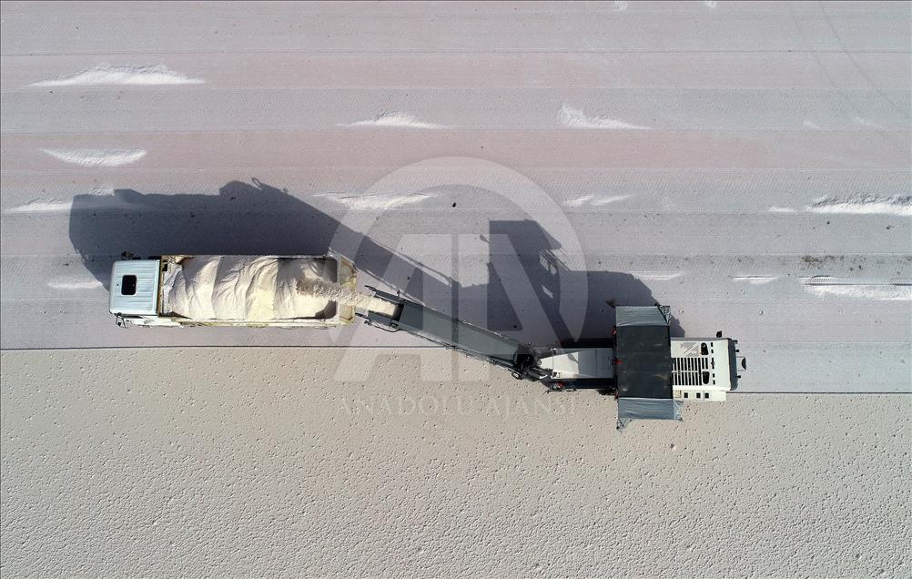 Producción de sal en lago de Turquía 