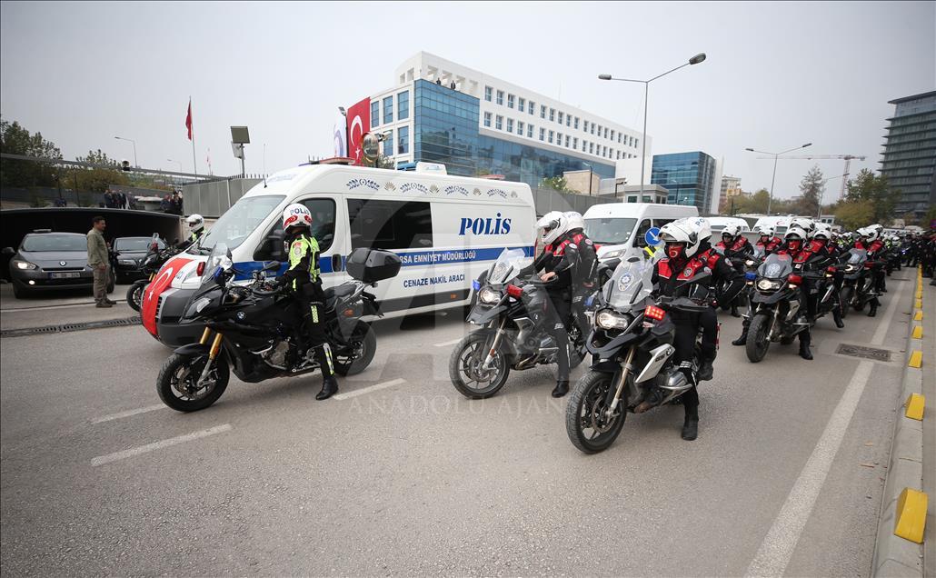 Bursa'da motosikletli polis timiyle taksinin çarpışması