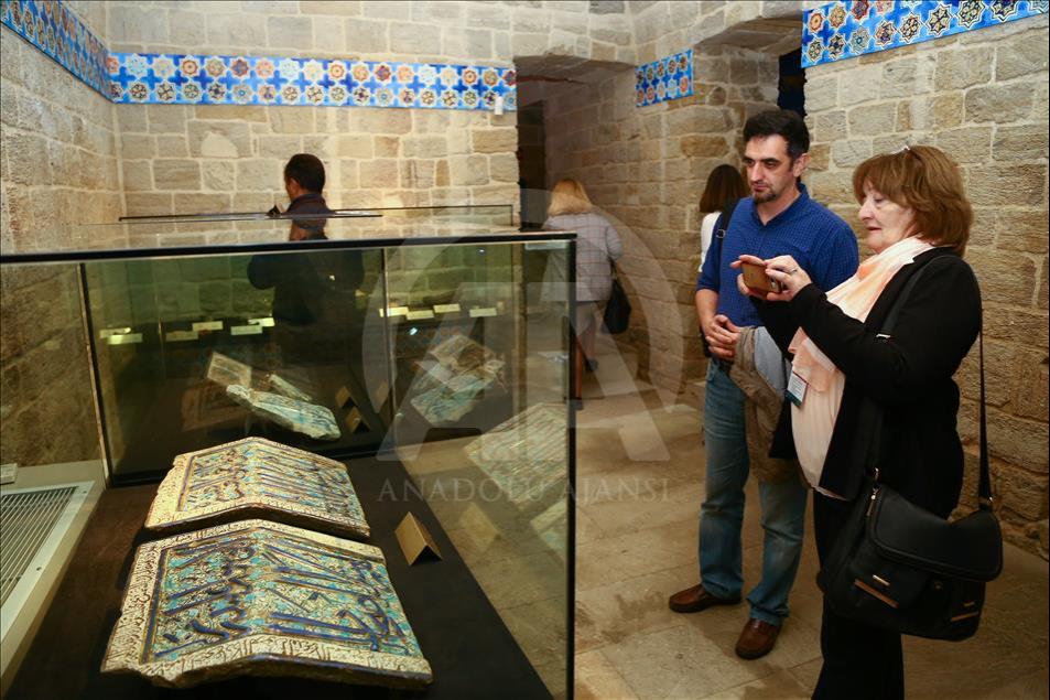 "Legado de los Shirvanshah en los museos del mundo" en Azerbaiyán