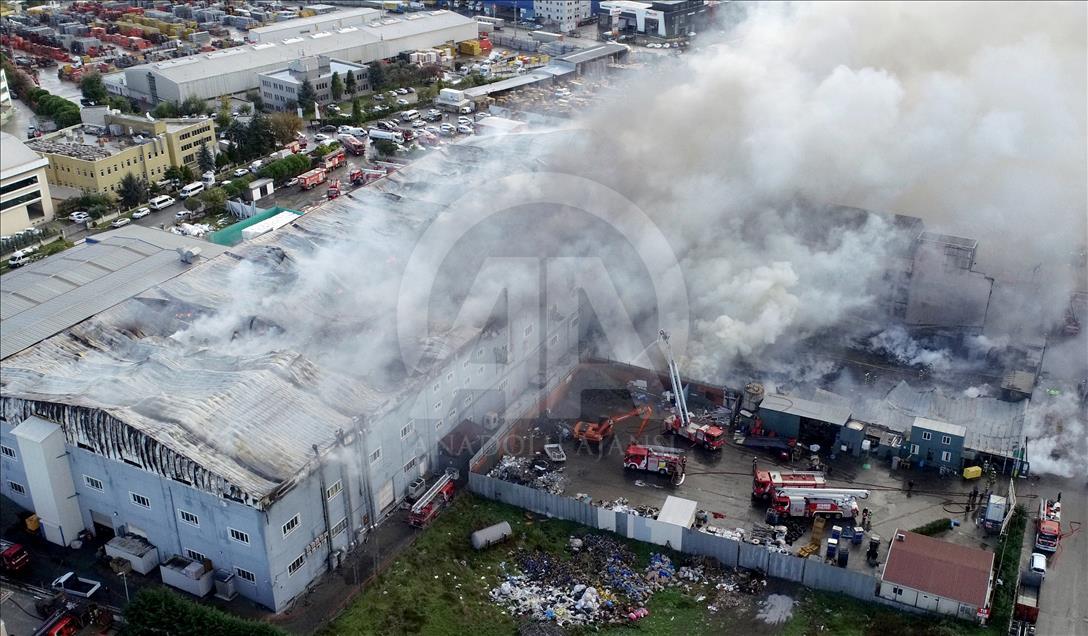 Esenyurt'ta fabrika yangını
