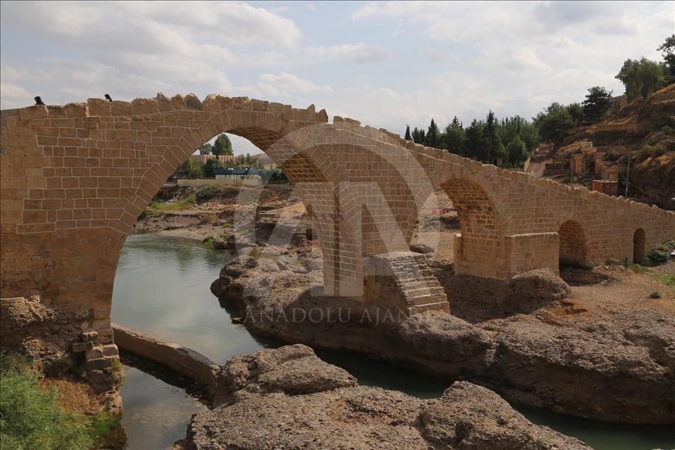 دهۆک.. نۆژەنکردنەوەى پردى دەلال لە زاخۆ