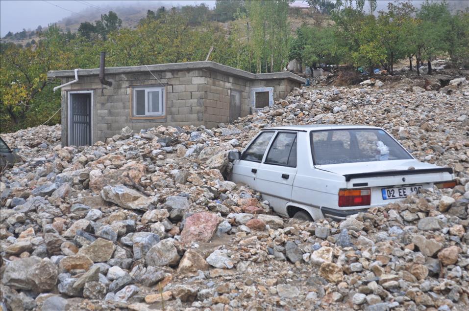 Güneydoğu'da sağanak hayatı olumsuz etkiledi
