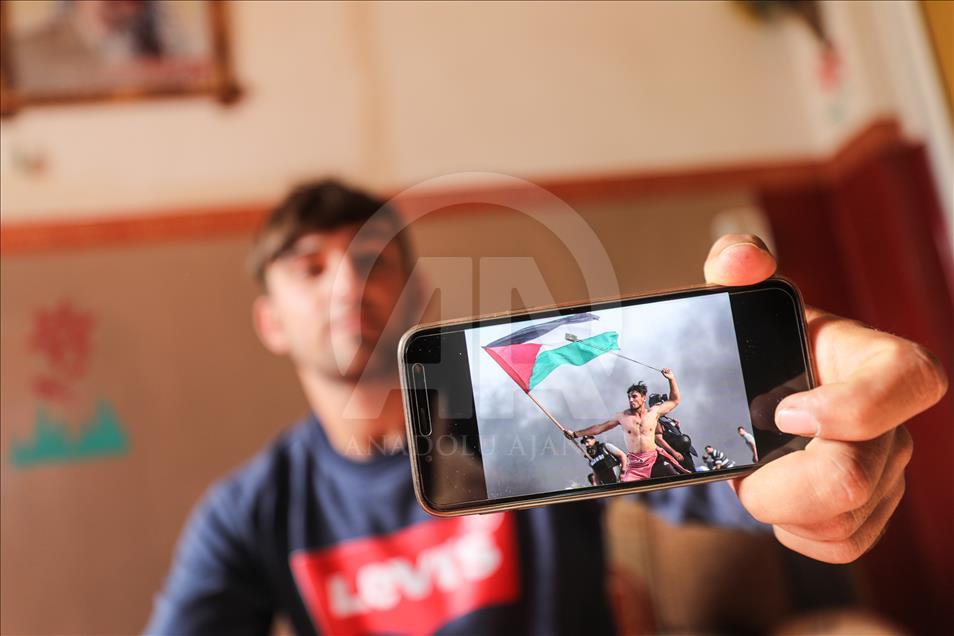 Imágenes de la entrevista de Aed Abu Amro, símbolo de la resistencia palestina.