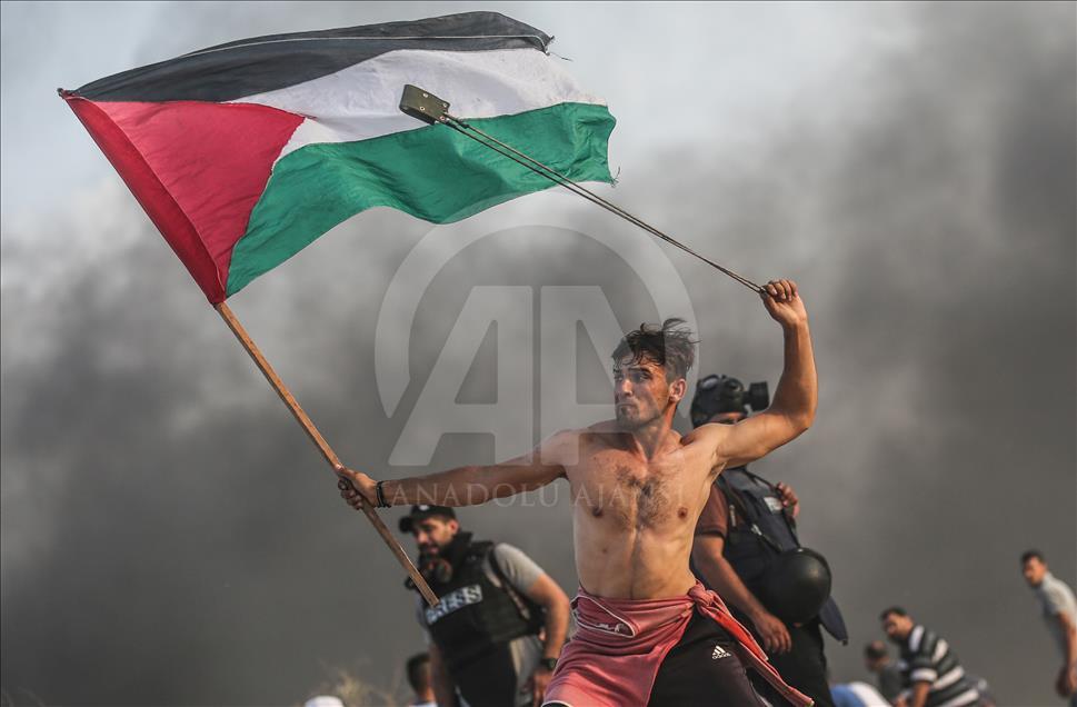 Imágenes de la entrevista de Aed Abu Amro, símbolo de la resistencia palestina.