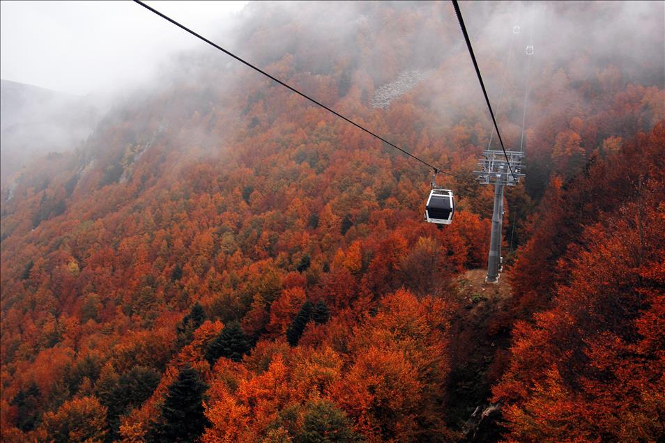 Uludağ'a teleferikle rengarenk sonbahar yolculuğu