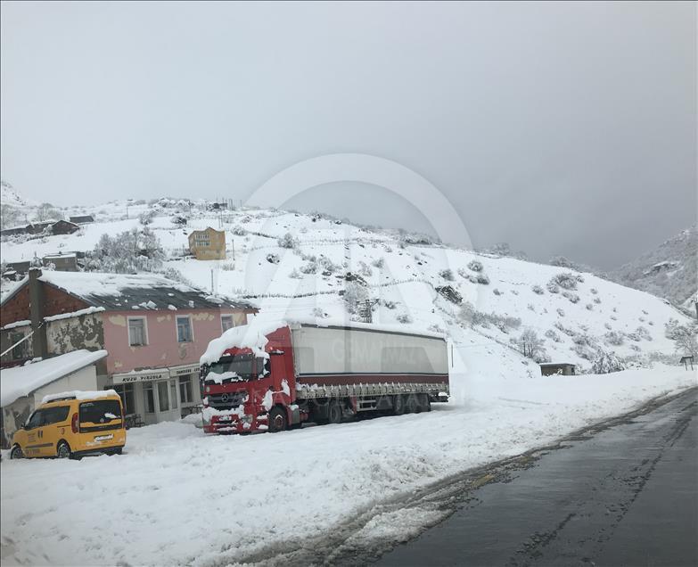 Karadeniz'de kar etkili oluyor