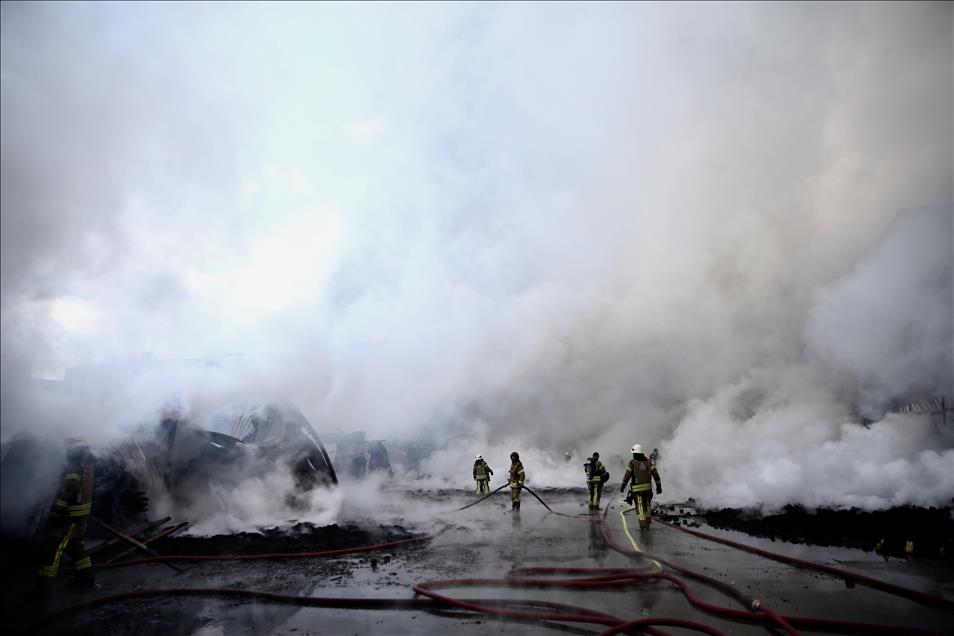 Esenyurt'ta fabrika yangını