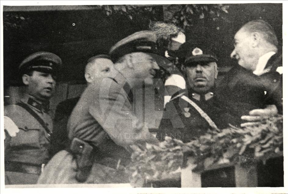 Turquie: Photos d'archives très peu connues d'Ataturk dévoilées par l'armée