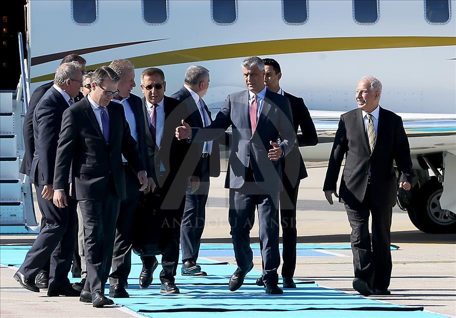 Hashim Thaçi arrin në Stamboll për inaugurimin e aeroportit të ri