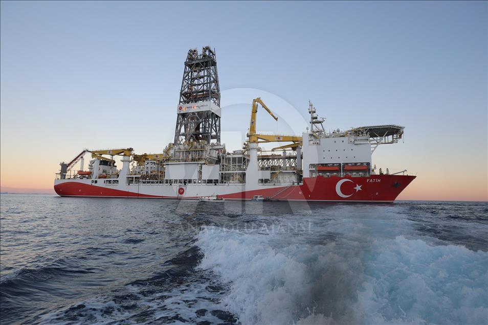 آغاز فعالیت‌های کشتی نفت‌کش ترکیه در دریای مدیترانه
