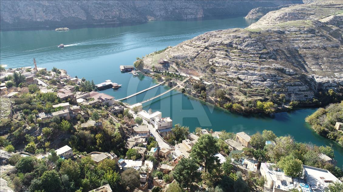 Sonbahar Halfeti'ye ayrı bir güzellik kattı