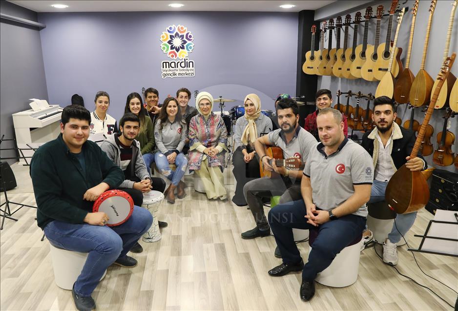 Emine Erdoğan, Mardin'de gençlerle bir araya geldi