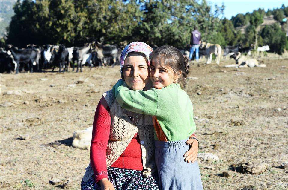 Karakeçili Yörüklerinin zorlu kış göçü