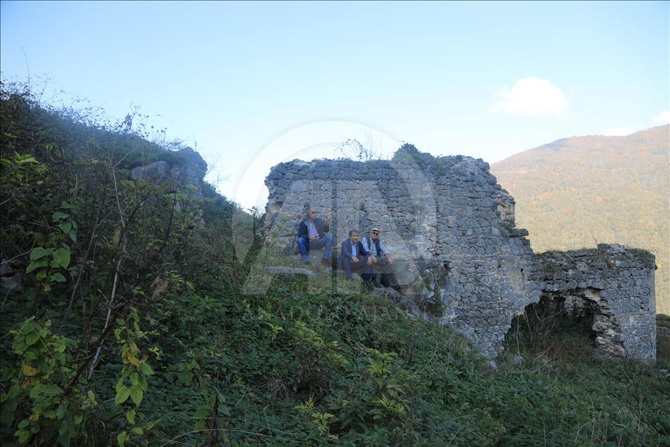 Vadinin zirvesindeki manastır: Kuştul
