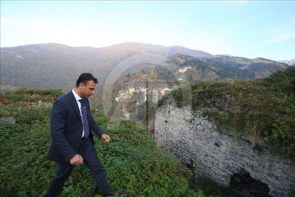 Vadinin zirvesindeki manastır: Kuştul