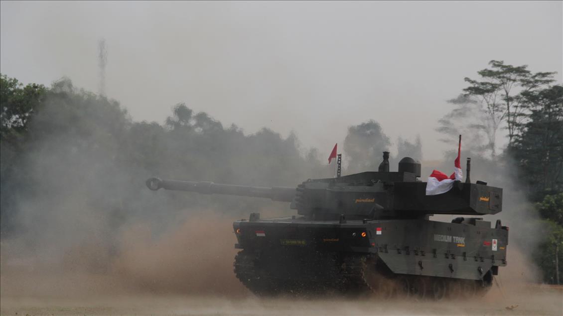 Deniz piyadelerinin koruyucusu görücüye çıkıyor