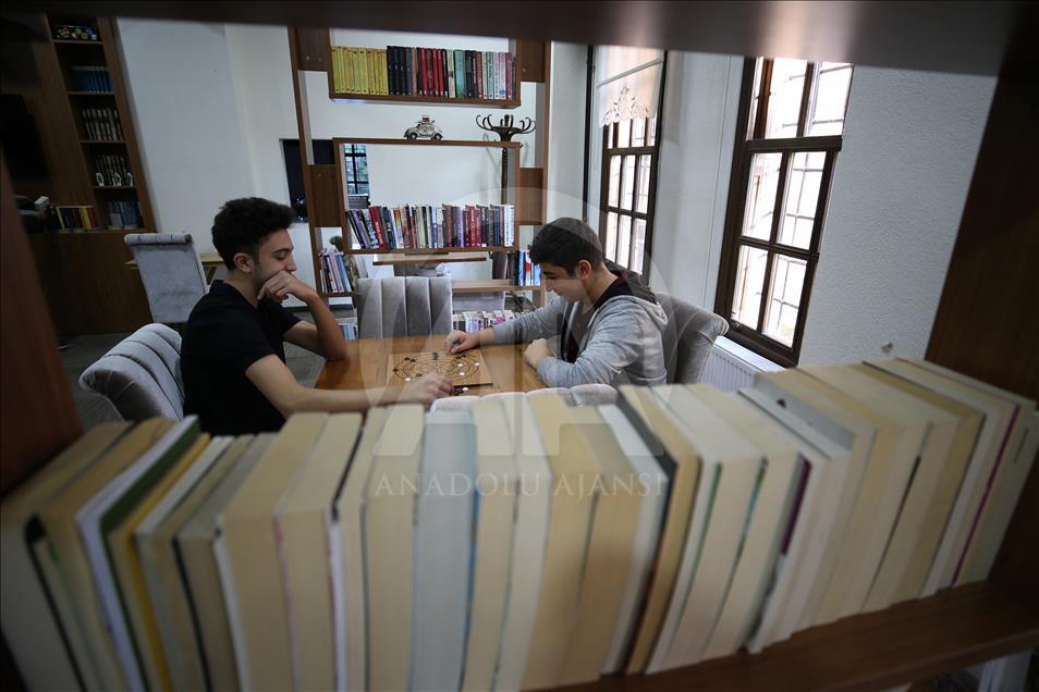 129 yıllık okul binası gençlerin hizmetinde