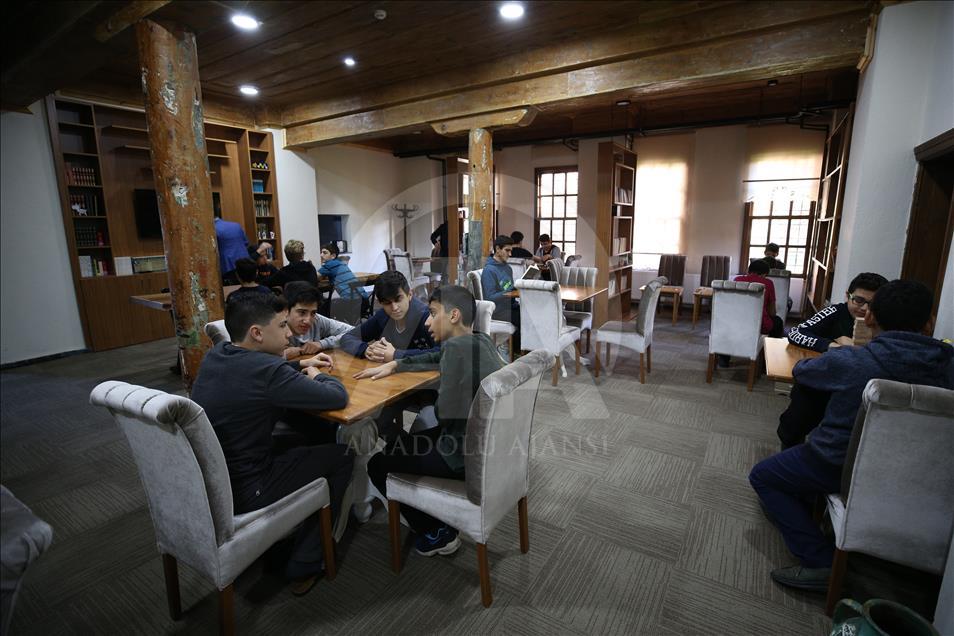129 yıllık okul binası gençlerin hizmetinde