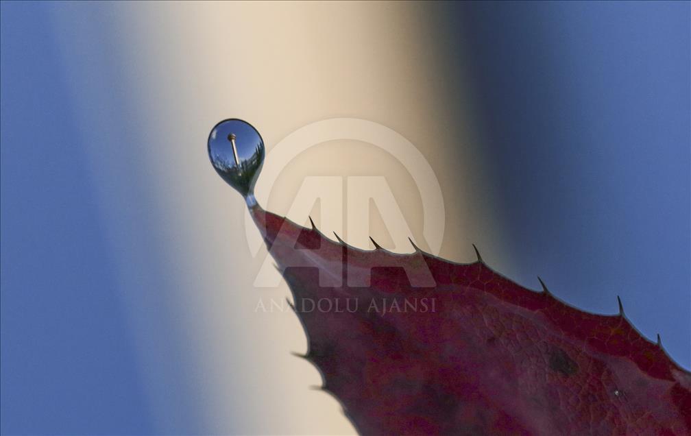 Landmark kota Ankara dari refleksi tetesan air