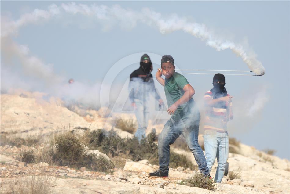 إصابات خلال تفريق الجيش الإسرائيلي مسيرات في الضفة الغربية 
