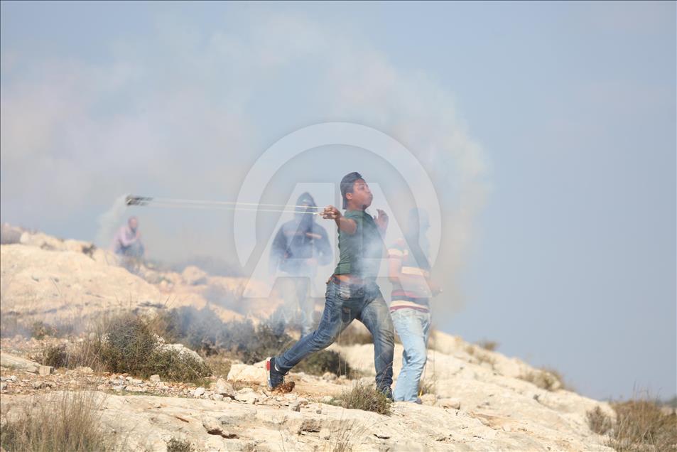 إصابات خلال تفريق الجيش الإسرائيلي مسيرات في الضفة الغربية 
