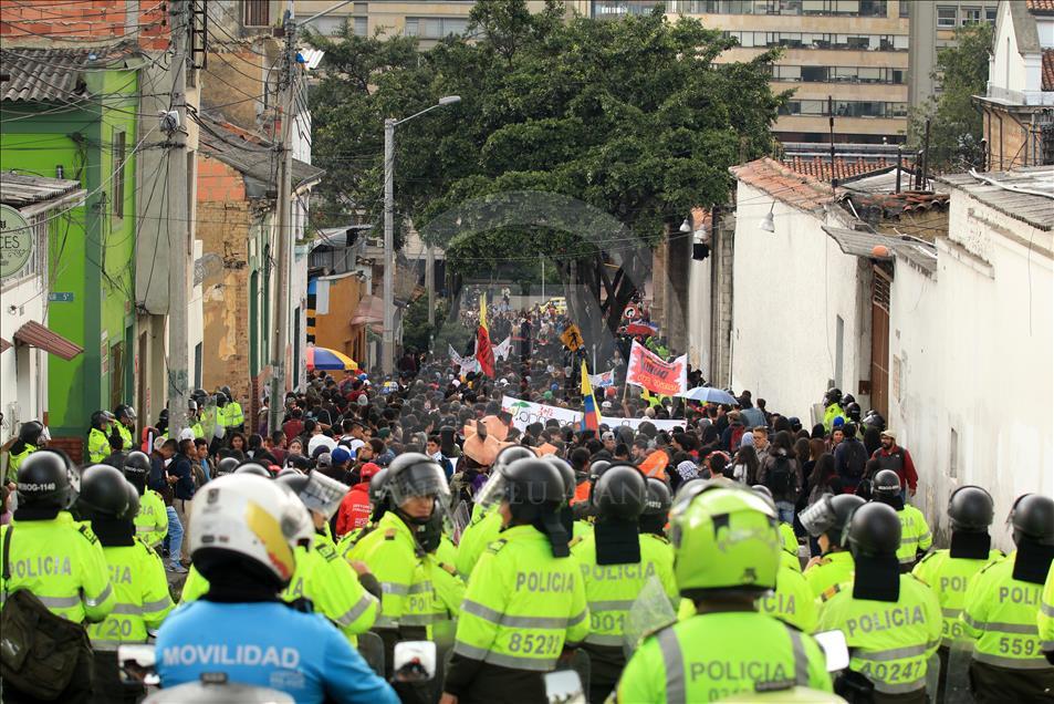 مظاهرات تتحول الى أعمال عنف في كولومبيا
