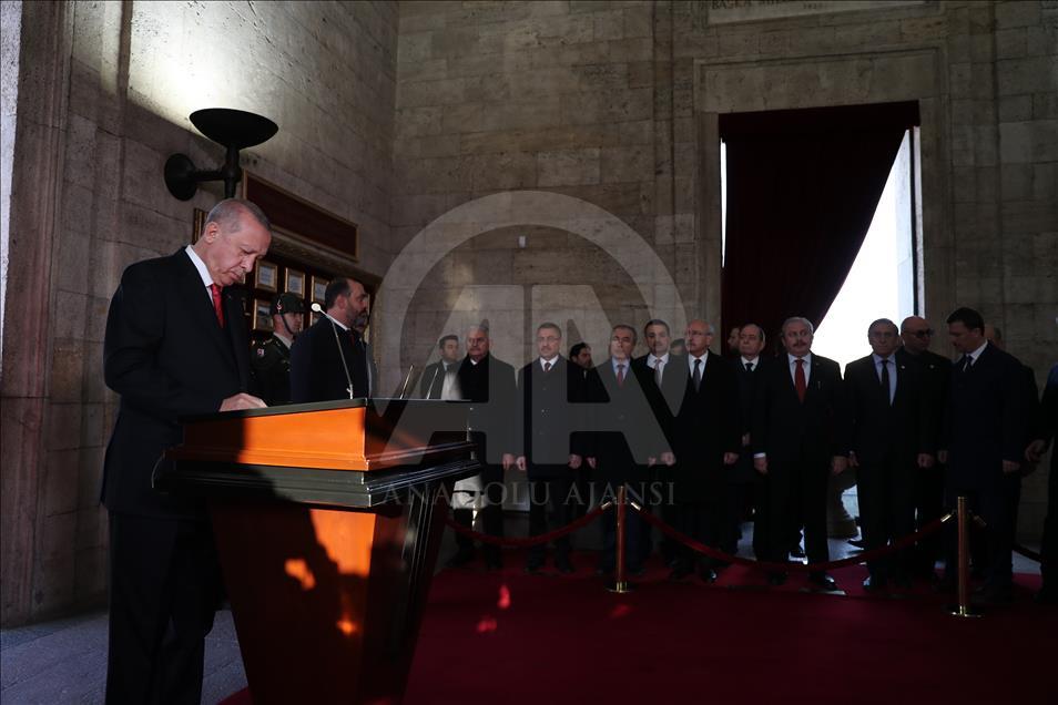 Büyük Önder Atatürk'ü anıyoruz