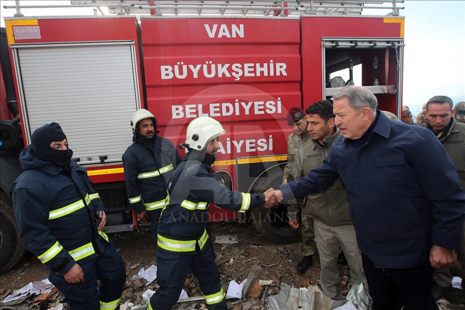 Bakan Akar ve komutanlardan patlama bölgesinde inceleme