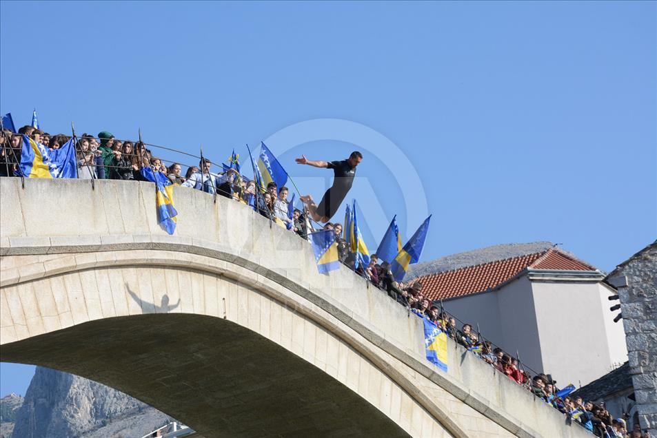 25º aniversario de la destrucción del Puente Viejo en Mostar