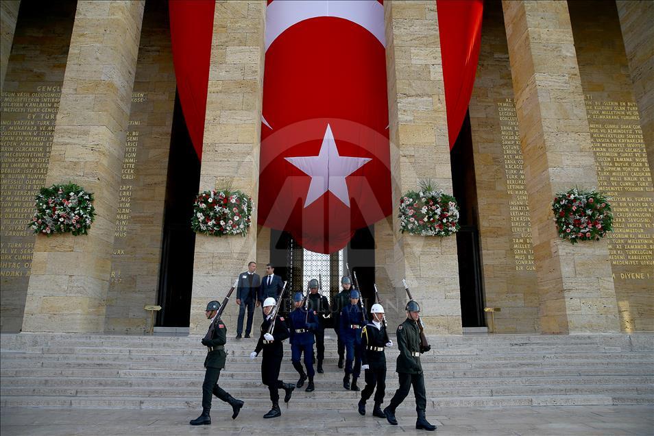 Büyük Önder Atatürk'ü anıyoruz