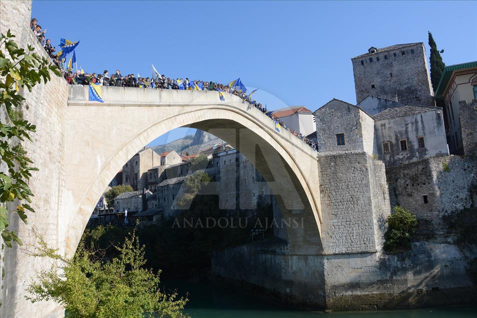 25º aniversario de la destrucción del Puente Viejo en Mostar
