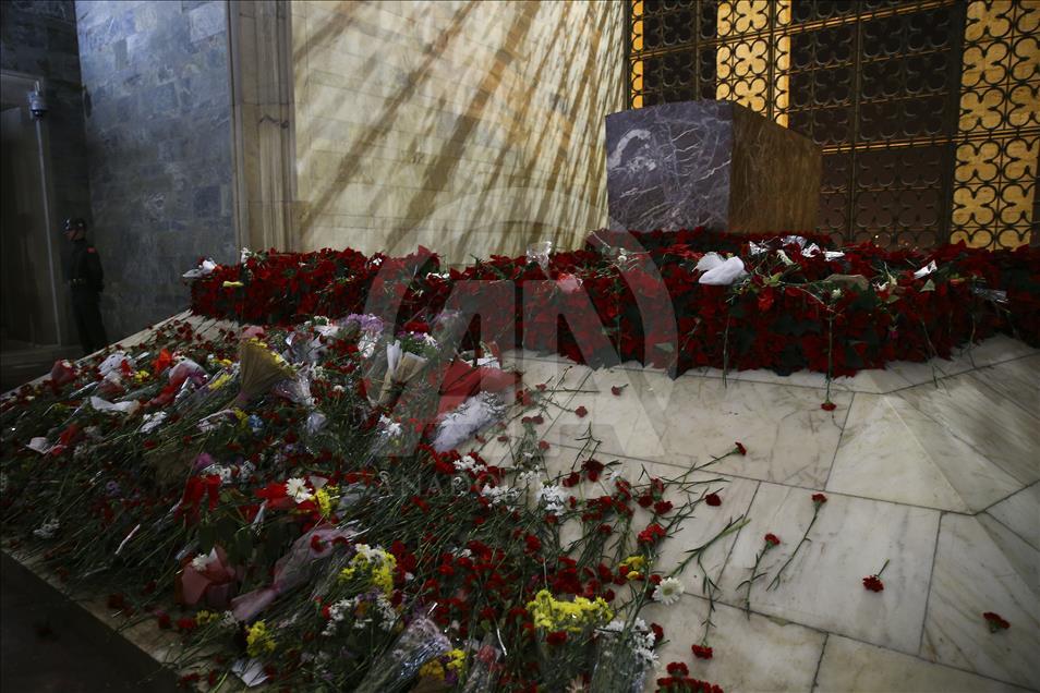 Anıtkabir'e ziyaretçi akını