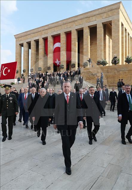 Büyük Önder Atatürk'ü anıyoruz