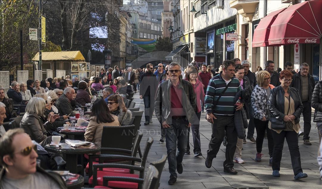 Divan jesenji dan: Novembarsko sunce i Sarajevo prepuno turista