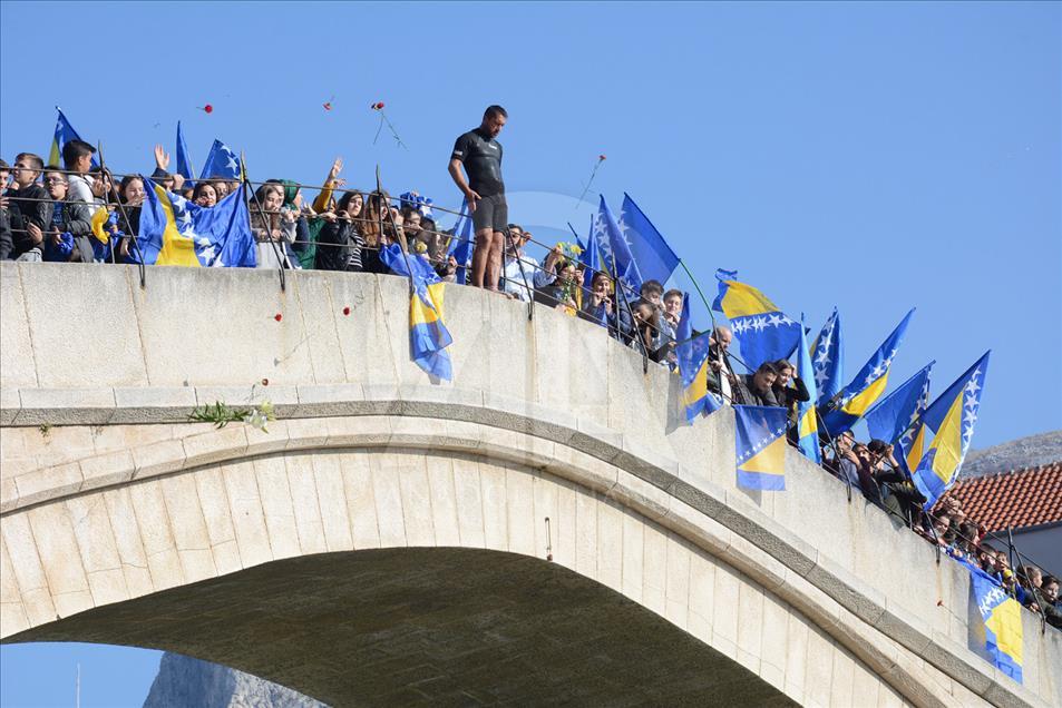 25º aniversario de la destrucción del Puente Viejo en Mostar