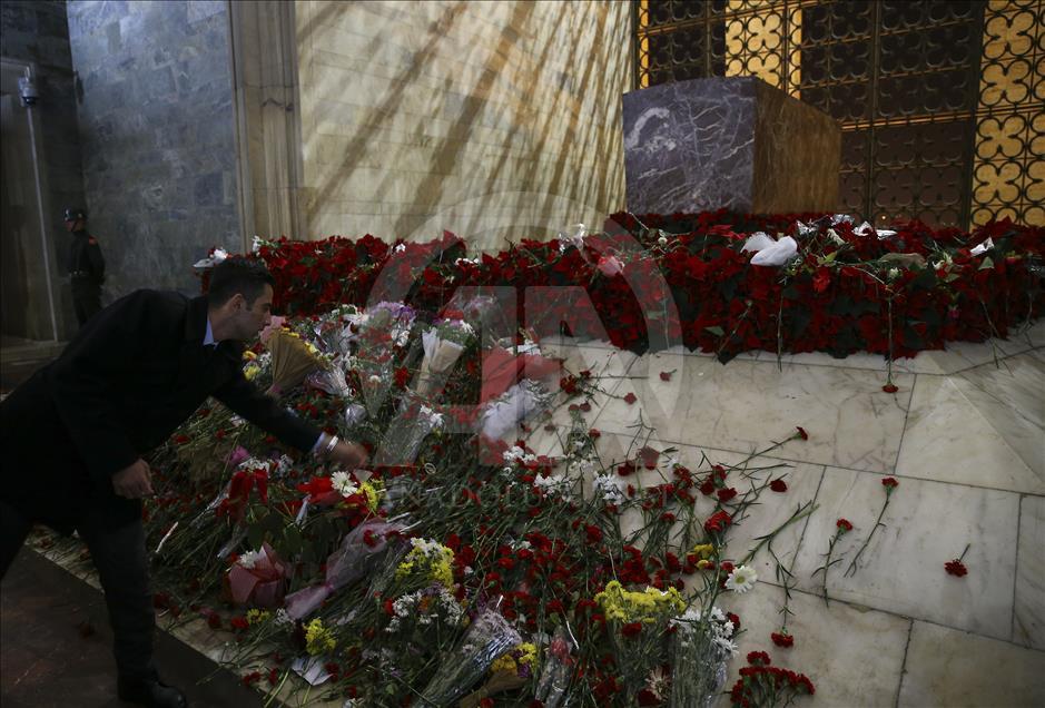 Anıtkabir'e ziyaretçi akını