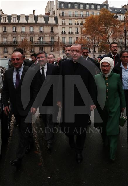استقبال پرشور ترک‌های ساکن شهر پاریس از اردوغان