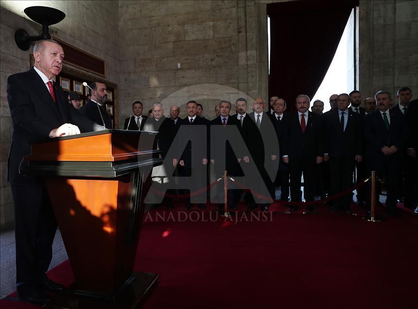 Büyük Önder Atatürk'ü anıyoruz