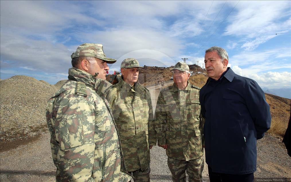 Bakan Akar ve komutanlardan patlama bölgesinde inceleme