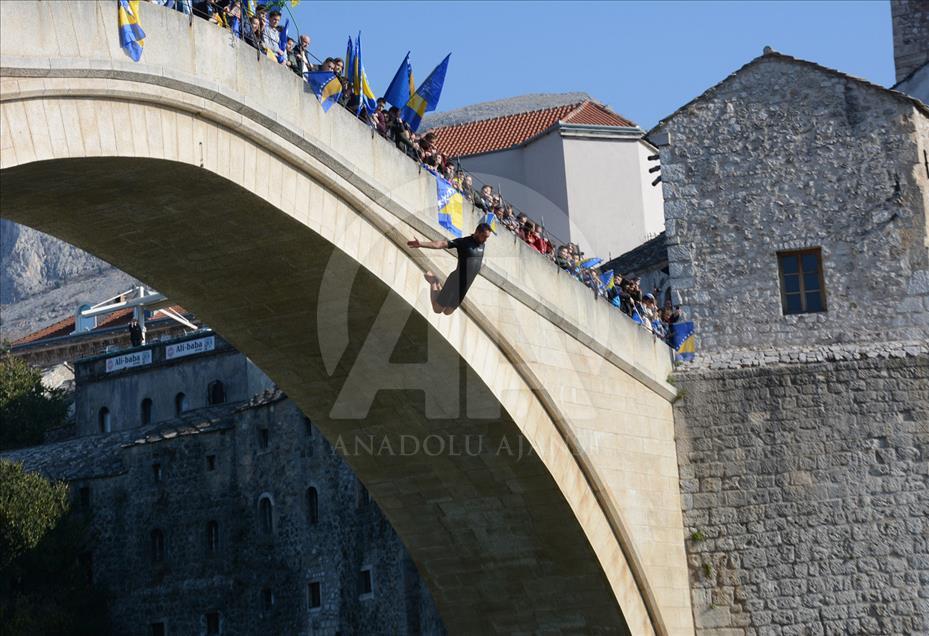 25º aniversario de la destrucción del Puente Viejo en Mostar