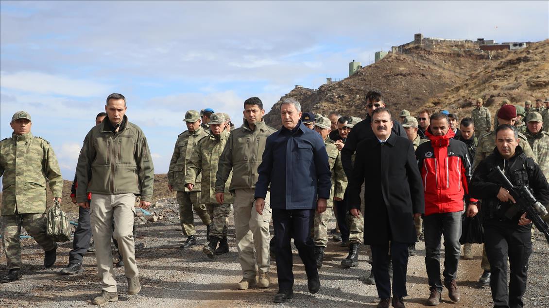 Bakan Akar ve komutanlardan patlama bölgesinde inceleme